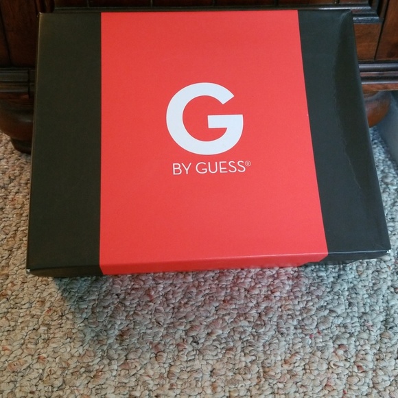 Black high heels Guess shoes - Picture 7 of 8